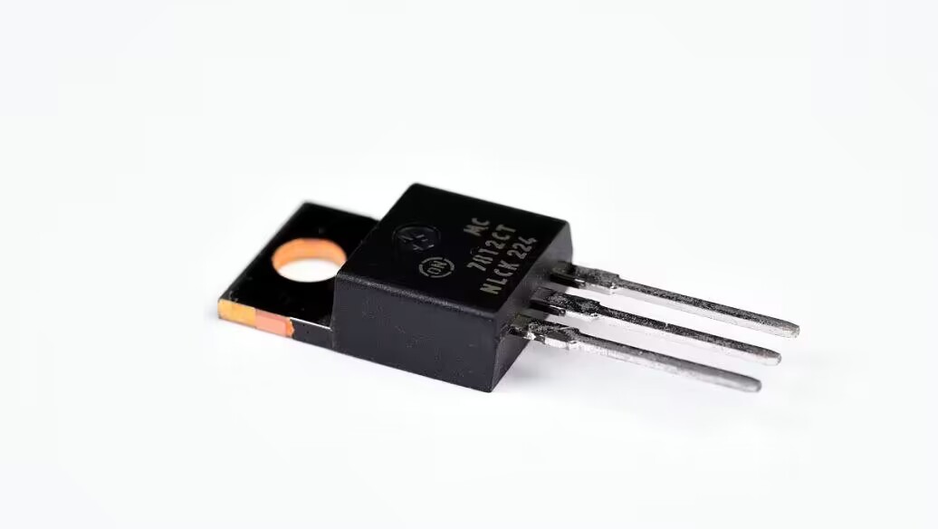 What is threshold voltage in mosfet